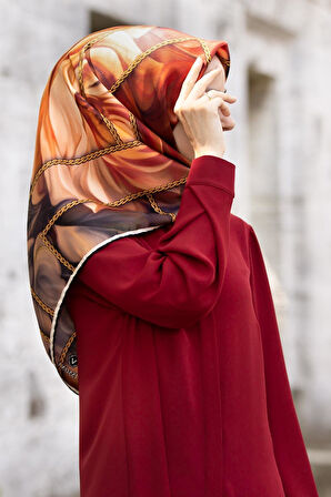 % 57 İPEK % 43 VİSKON Twill İpek Çiçek Geometrik Desenli tabalı kırmızılı Renkli 90x90 Eşarp Dikim Şekli : El Dikişi