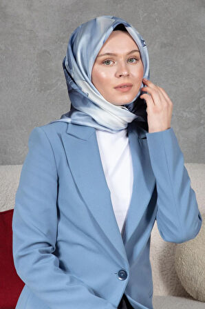 %100 Twill İpek Yaprak Desenli İndigo Renkli 90x90 Eşarp Dikim Şekli : El Dikişi
