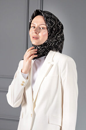 %100 Twill İpek Çizgi Desenli Siyah - Krem Renkli 90x90 Eşarp Dikim Şekli : El Dikişi