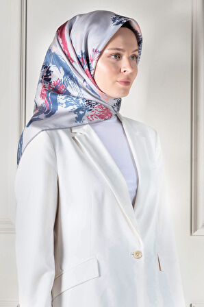 %100 Twill İpek Suluboya Çiçek Desenli Gri - Pudra Renkli 90x90 Eşarp Dikim Şekli : El Dikişi