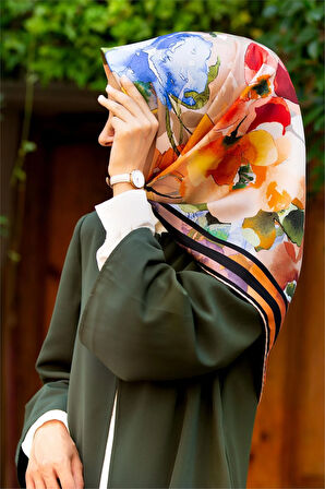 % 57 İPEK % 43 VİSKON Twill İpek Sulu Boyalı Çiçek Desenli Somon - Kırmızı Renkli 90x90 Eşarp Dikim Şekli : El Dikişi