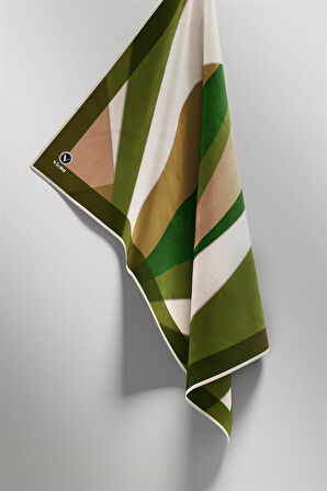 Twill Geometrik Desenli Haki Renkli 90x90 Eşarp (İpek İçermez) Dikim Şekli : El Dikişi