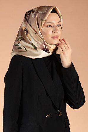 %100 Twill İpek Çiçek Desenli Bej - Sütlü Kahve Renkli 90x90 Dikim Şekli : El Dikişi Eşarp