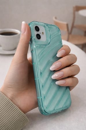 iPhone 12 Uyumlu Telefon Kılıfı Kamera Çıkıntılı Kabartmalı Parlak Desenli Darbe Emici Silikon Kılıf