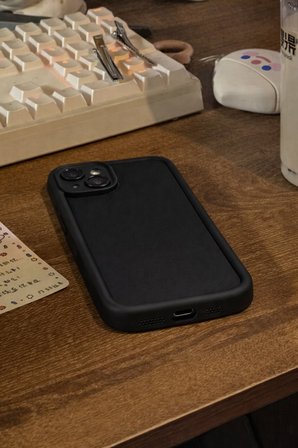 iPhone 13 Uyumlu Kamera Çıkıntılı Mat Silikon Telefon Kılıfı