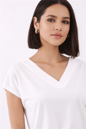 Fashion Friends V Yaka Sırtı Çapraz Biyeli Kadın T-Shirt 26Y0193K1