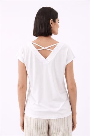 Fashion Friends V Yaka Sırtı Çapraz Biyeli Kadın T-Shirt 26Y0193K1