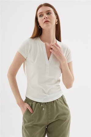 Fashion Friends Regular Fit Düğme Detaylı V Yaka Bluz Bayan BLUZ 26Y0494K1 EKRU