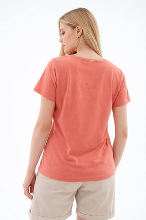 Fashion Friends V Yaka Kadın T-Shirt 26Y0478K1