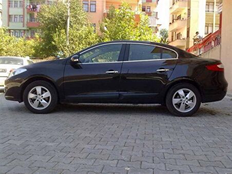 OMSA Renault Fluence SD Krom Cam Alt Çıtası 2009 ve Sonrası