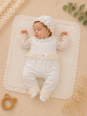 Premium Kalite Dantel Detaylı Yenidoğan Kız Bebek Kutulu Hediyelik Hastane Çıkışı 10lu Set 15492
