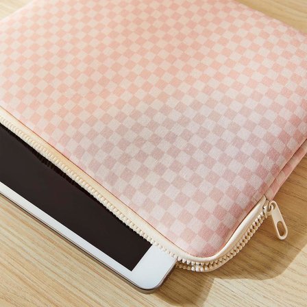 Ocean Home Textile Su İtici Leke Tutmaz Pembe Dama Desen Tablet Taşıma Çantası / Kılıfı 32.5 x 24 x 2 cm