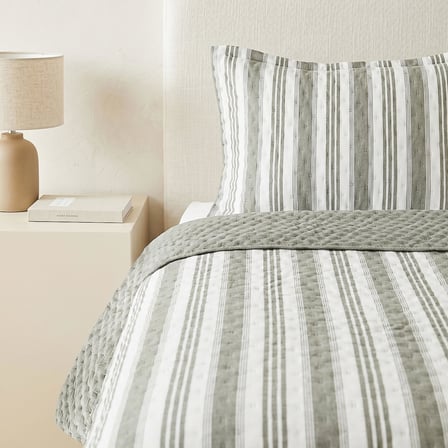 Ocean Home Textile Pamuklu Kapitoneli Haki Renk Çizgi Desen Tek Kişilik Yatak Örtüsü Seti 1 Adet 180 x 230 / 1 Adet 50 x 70 cm