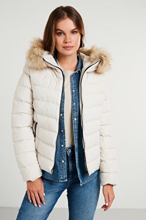 Lela Bayan Mont 497AURA