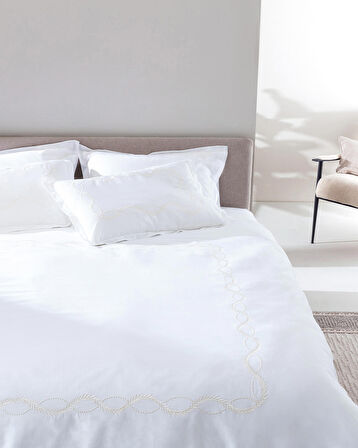 Madame Coco Marguerite Family Size Nakışlı Saten Nevresim Takımı - Ekru
