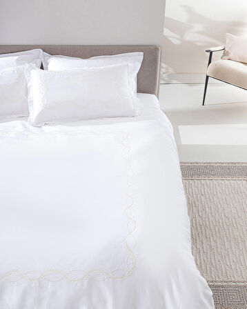 Madame Coco Marguerite Family Size Nakışlı Saten Nevresim Takımı - Ekru