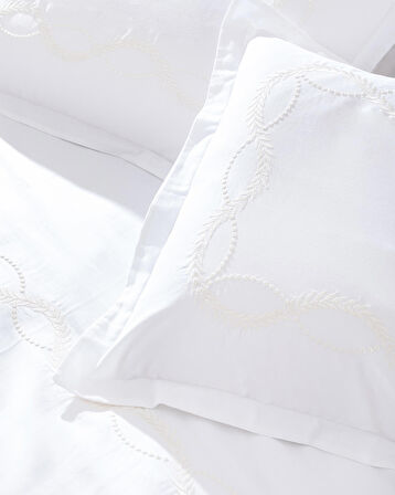 Madame Coco Marguerite Family Size Nakışlı Saten Nevresim Takımı - Ekru