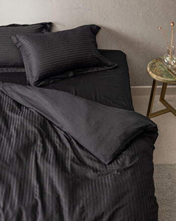Elicia King Size Çizgili Saten Nevresim Takımı