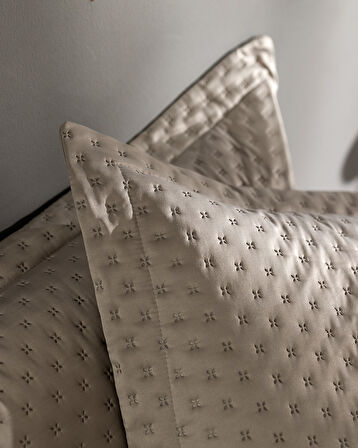 Arles Çift Kişilik Saten Yatak Örtüsü