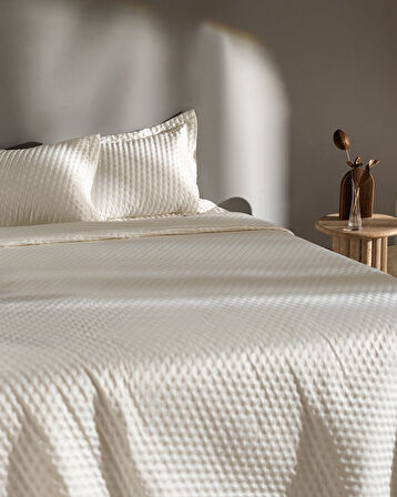 Arles Çift Kişilik Saten Yatak Örtüsü - Ekru