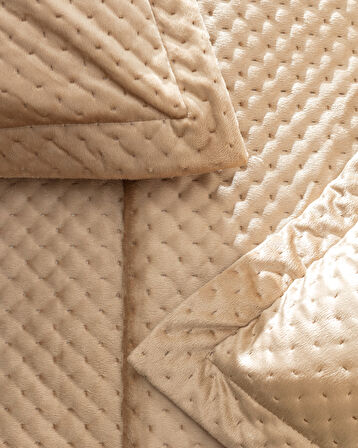 Boulogne Çift Kişilik Kadife Yatak Örtüsü