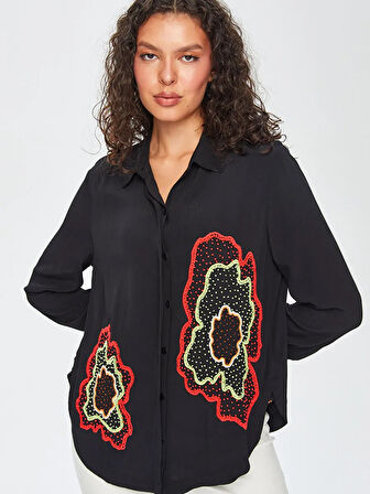 Çiçek Boncuk Nakışlı Ağaç Kabuğu Desenli Gömlek 68401