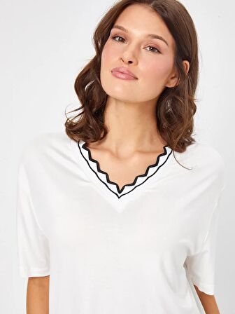 Çizgili Triko Detaylı V Yaka t-shirt 68180