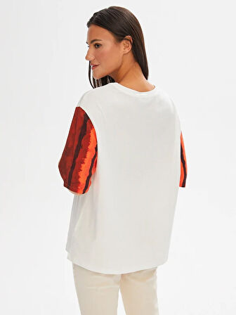 Kolları Çizgili Batik Desen Garnili Yuvarlak Yaka T-Shirt 68621