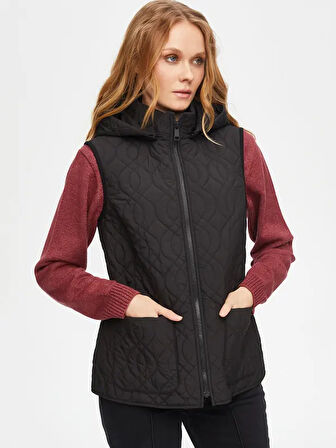 Patch Cep Detaylı Kapüşonlu Kapitone Yelek 69456