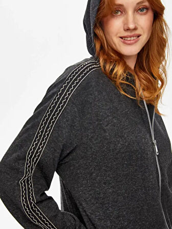 Zincir Şerit Detaylı Simli Yumuşak Dokulu Eşofman Üst 69277