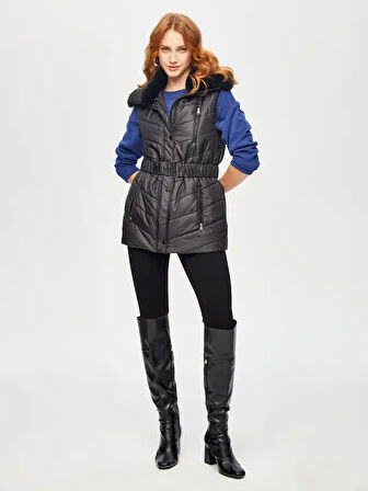 Kemerli Kapüşonlu Uzun Kapitone Yelek 69455