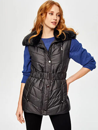 Kemerli Kapüşonlu Uzun Kapitone Yelek 69455