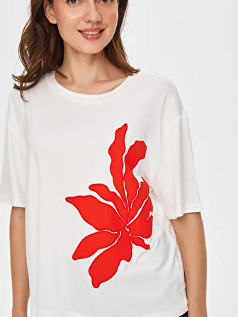 Çiçek Aplikeli Yuvarlak Yaka Kısa Kol T-Shirt 69541