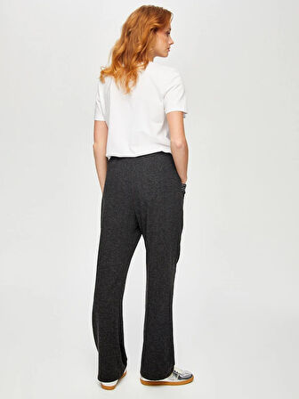 Zincir Şerit Detaylı Simli Yumuşak Dokulu Eşofman Alt 69255