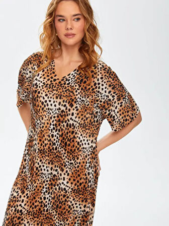Leopar Desenli Kendinden Piliseli V Yaka Elbise 69239