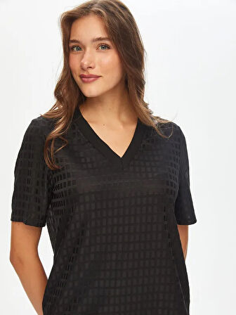 Kendinden Dokulu V Yaka TShirt 69589