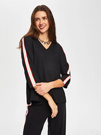 Renk Bloklu Zigzag Nakışlı V Yaka 3/4 Kol Bluz 005