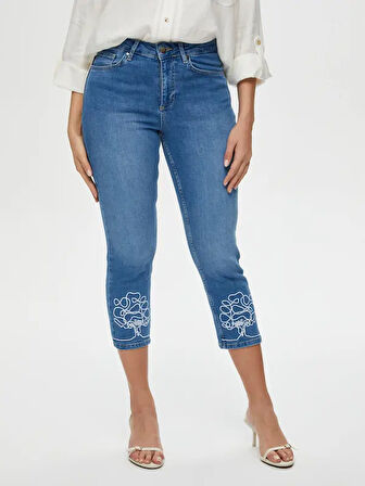 Paçası Ağaç Nakışlı Slim Fit Jean Caprı S25JCP001