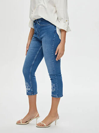 Paçası Ağaç Nakışlı Slim Fit Jean Caprı S25JCP001