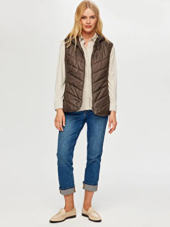 Yanları Lastik Kapitone Detaylı Kapüşonlu Kapitone Yelek S25KYL006