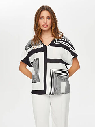 Monochrome Çizgili Desen Arkası Örme Kısa Kol Bluz S25BLZ038