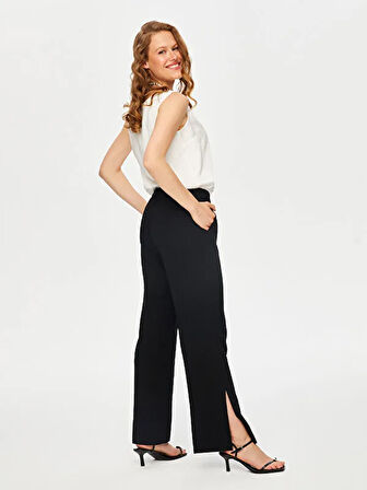 Önü Dikiş Detaylı Yırtmaçlı Wide Leg Fit Pantolon S25PNT009