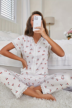 Merry See Özel Örme Kumaş Güpür Dantelli Kiraz Baskılı Kısa Kollu Pijama Takımı