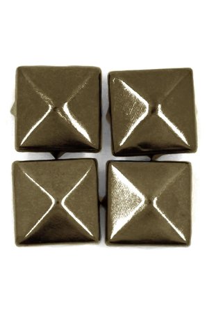 Süs Tırnaklı Antik Renk Çakma Kare Piramit 7 mm 20 Adet Metal Trok