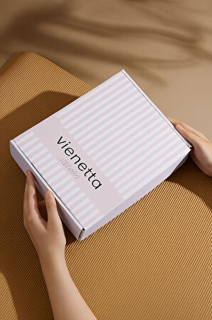 İpek Dokulu Lüks Saten Gecelik – Ayarlanabilir Askılı, Dantel Detaylı, Kutulu ve Çeyizlik