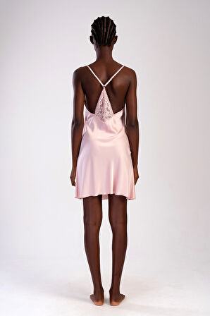 İpek Dokulu Lüks Saten Gecelik – Ayarlanabilir Askılı, Dantel Detaylı, Kutulu ve Çeyizlik