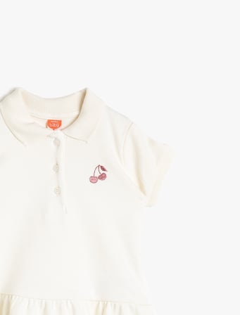 Düğme Detaylı Volanlı Polo Yaka Elbİse