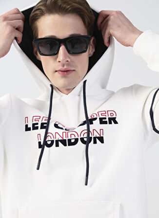 Lee Cooper Kapüşonlu Regular Fit Baskılı Kırık Beyaz Erkek Şardonlu Sweatshirt 231 LCM 241047 ATHEL OFF WHITE