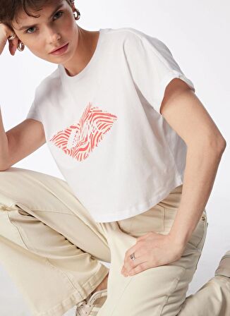 Lee Cooper O Yaka Baskılı Beyaz Kadın T-Shirt 242 LCF 242015 LORI BEYAZ