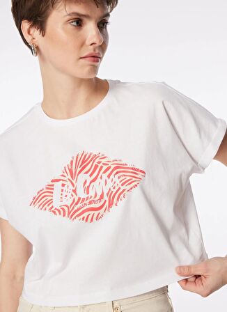 Lee Cooper O Yaka Baskılı Beyaz Kadın T-Shirt 242 LCF 242015 LORI BEYAZ